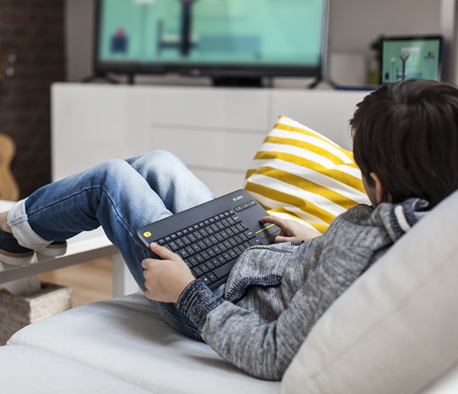 Teclado Logitech K400 Plus TV Wireless